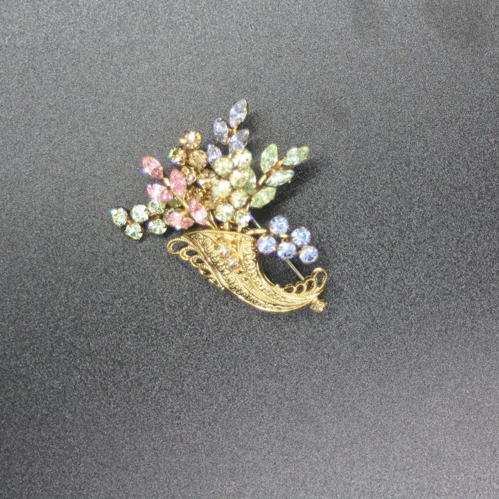 B1G1Amazing Brooch, made in AUS